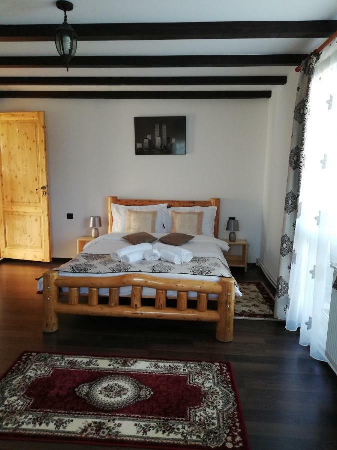 Elder Villa Bran  Eksteriør billede