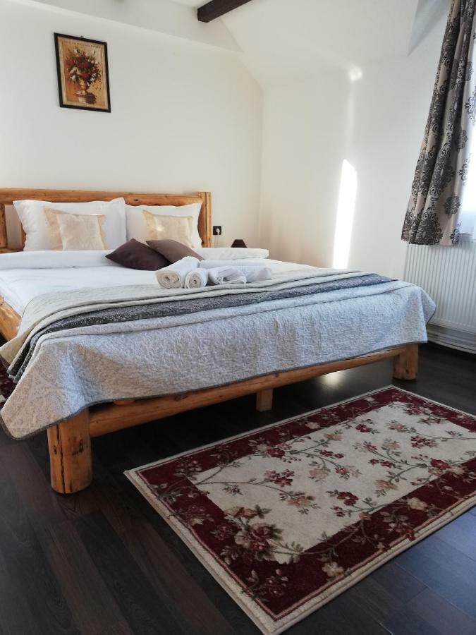 Elder Villa Bran  Eksteriør billede